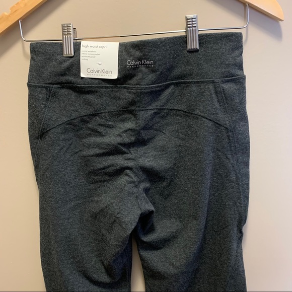 Calvin Klein | Performance High Rise Capri - Picture 5 of 5